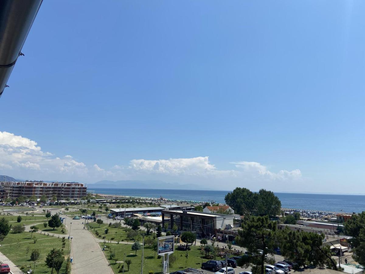 Center Park Hotel *
