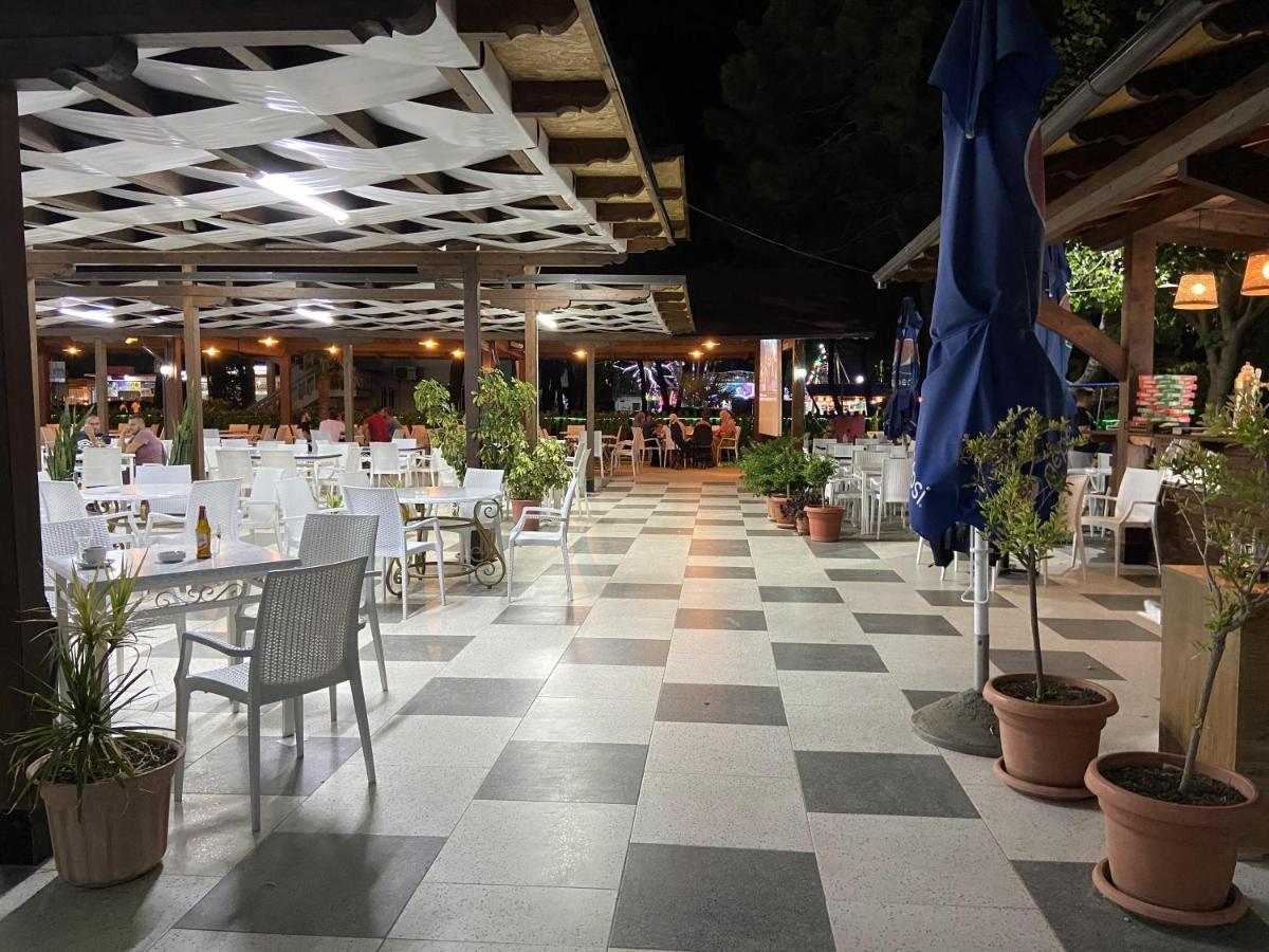 Center Park Hotel *