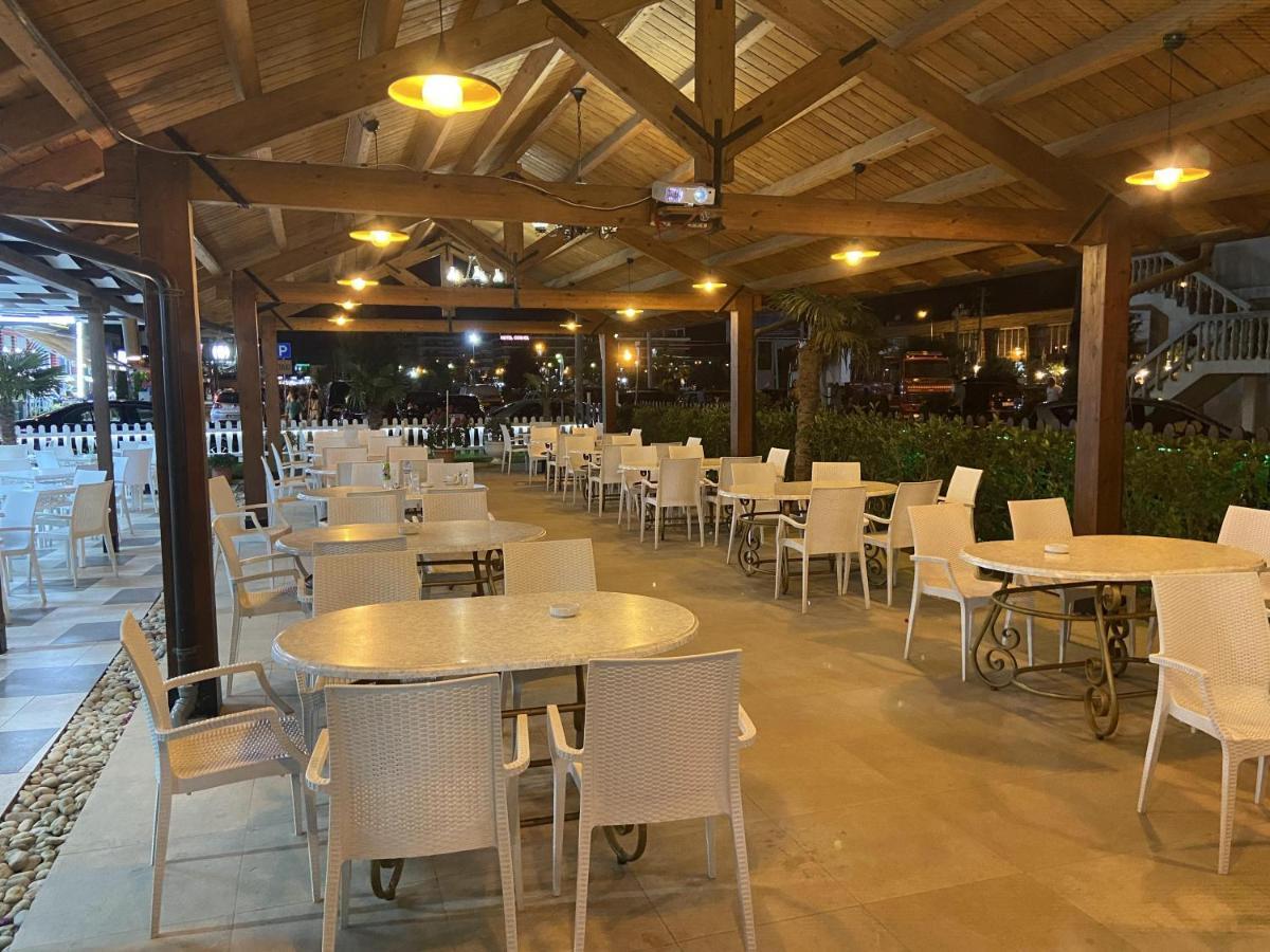 Center Park Hotel *
