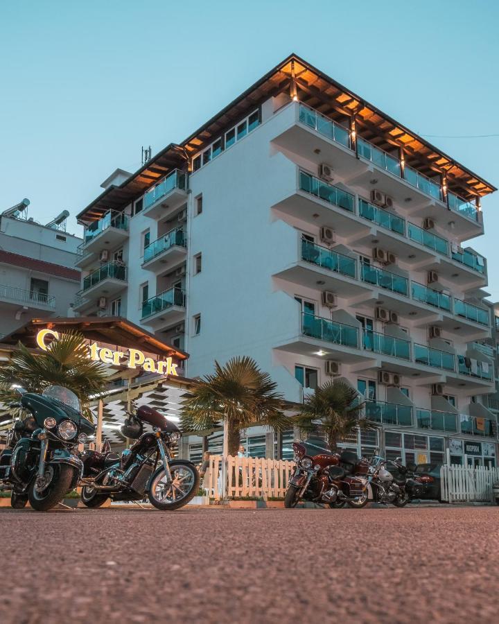 Center Park Hotel *